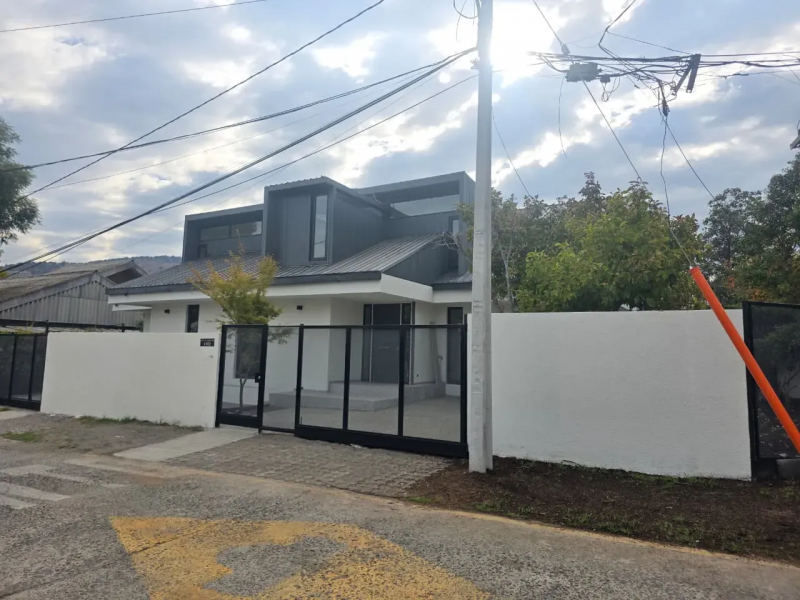 Se Vende Casa en 17-500 Uf Vitacura