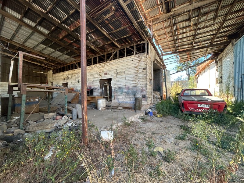 Industrial , 2300 Metros Cuadrados Aprox