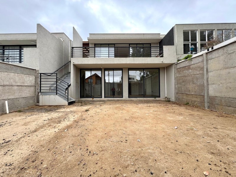 Vende Hermosa y Moderna Casa en los Pinos