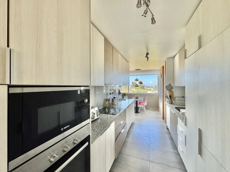 Vende Penthouse en Marbella,