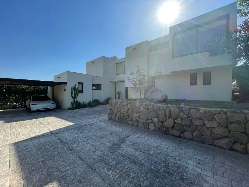Casa en los Rios, Colina Moderna Propiedad