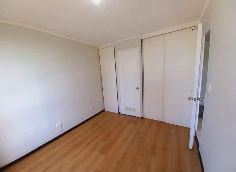 Cerca de Metro Hospital, Santiago