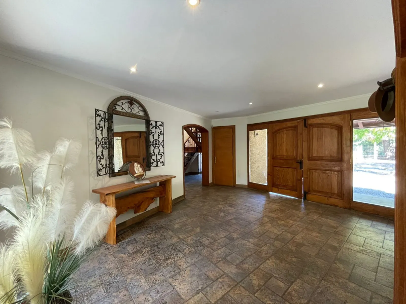 Casa en los Castaños, Dentro de Parcela , Hermosa Propiedad