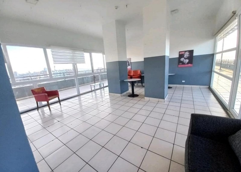 Cerca de Metro Hospital, Santiago