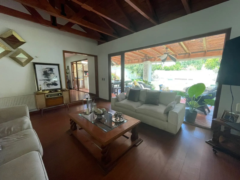Casa en Chicureo, las Flores