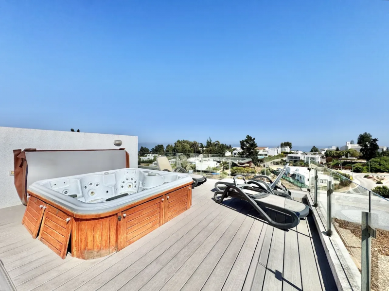 Vende Penthouse en Marbella,