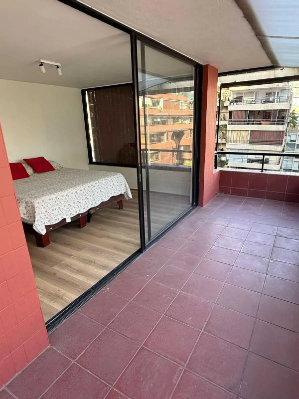 Arriendo en las Condes, Calle Luz,