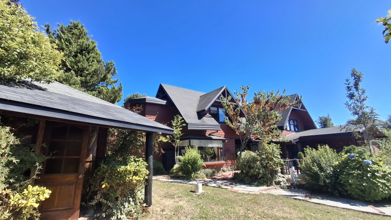 Vende Hostal en Villa Rica, Excelente Oportunidad