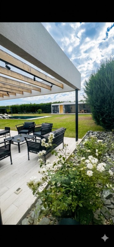 Moderna y Nueva Casa en Chicureo