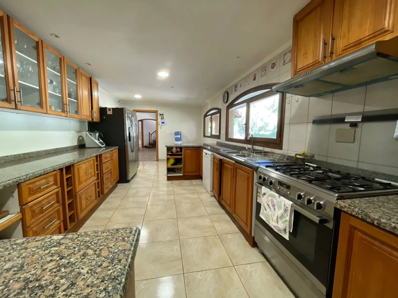 Casa en los Castaños, Dentro de Parcela , Hermosa Propiedad