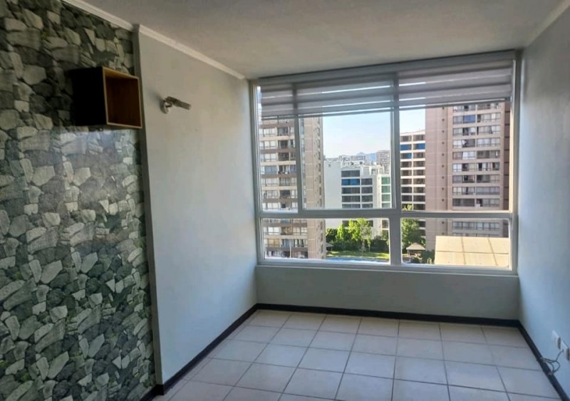 Cerca de Metro Hospital, Santiago