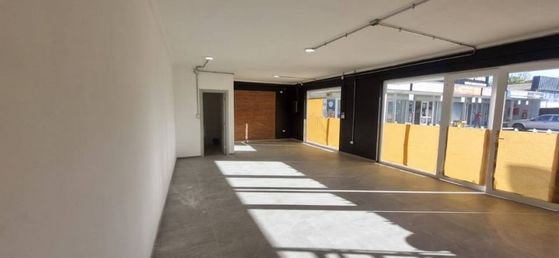Arriendo Local Comercial, Strip Center Limache