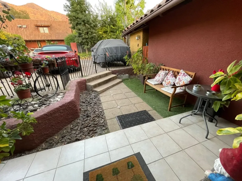 Impecable Casa en Condominio, 5D 4B, Cocina Remodelada!