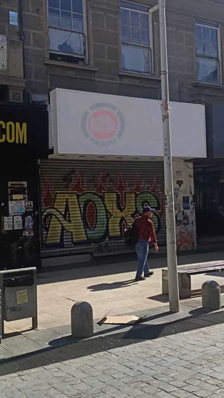 Local Comercial en Avenida Valparaiso,