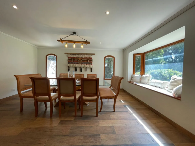 Casa en los Castaños, Dentro de Parcela , Hermosa Propiedad