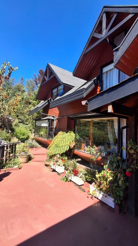 Vende Hostal en Villa Rica, Excelente Oportunidad