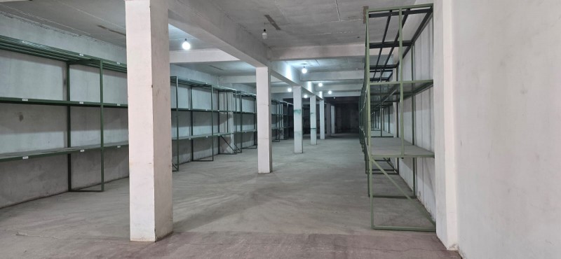Bodega Grande en Paso Hondo, Impecable