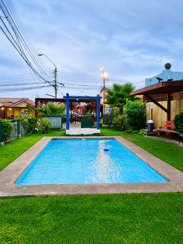 Casa 3 Dorm 2 Ba en Condominio Tamarugos