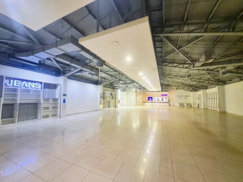 Arriendo Gran Local en el Casco Comercial, Calle Colon