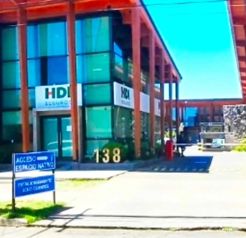 Arriendo de Locales Comerciales A una Cuadra de la Plaza