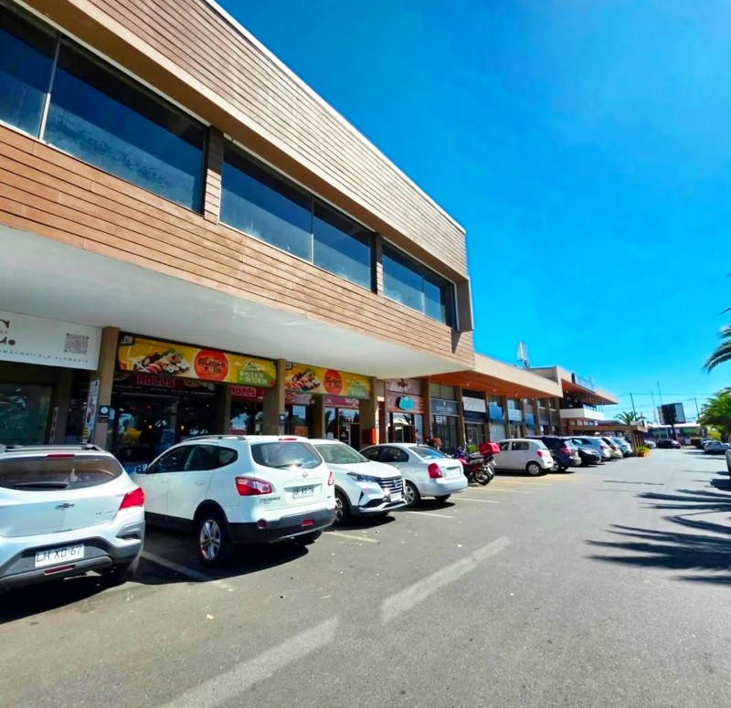 Arriendo Local en Centro Comercial de Avenida Alemania