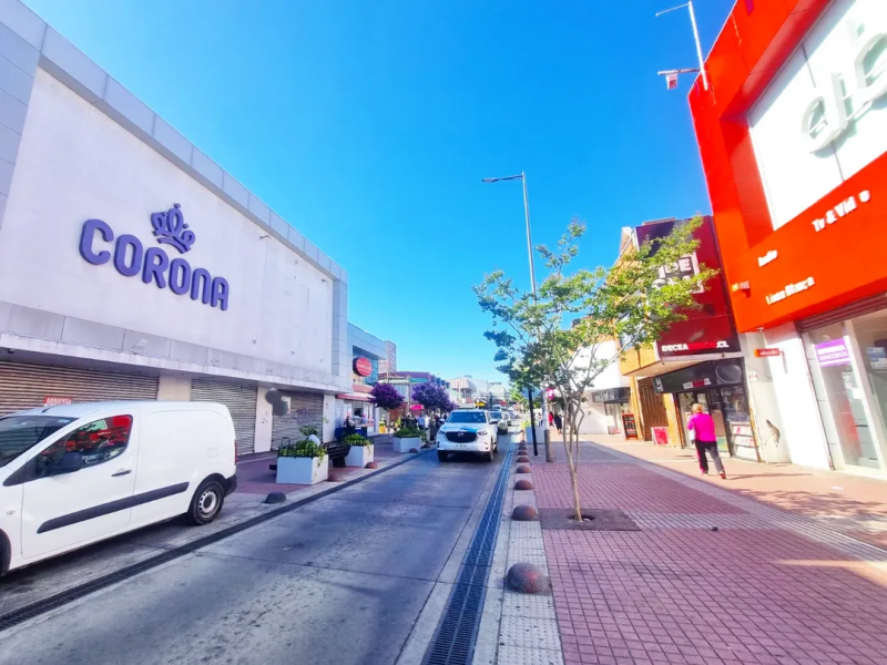 Arriendo Gran Local en el Casco Comercial, Calle Colon