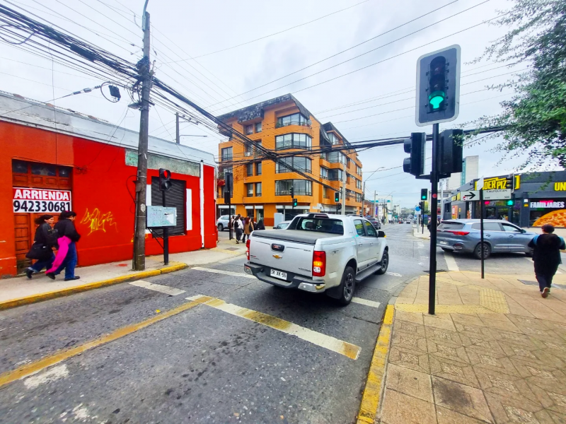 Arriendo Local Comercial en Esquina de Alto Flujo