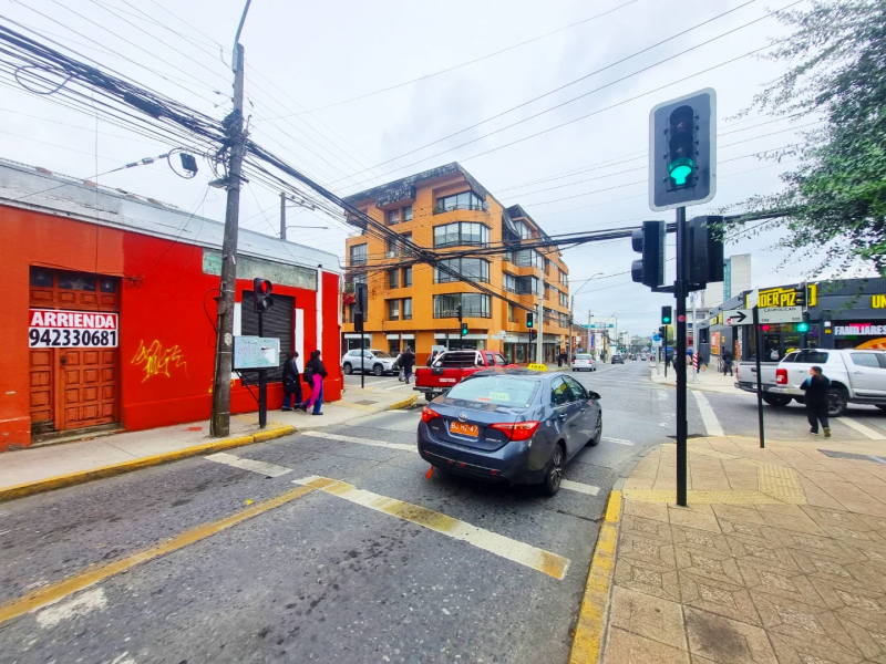 Arriendo Local Comercial en Esquina de Alto Flujo