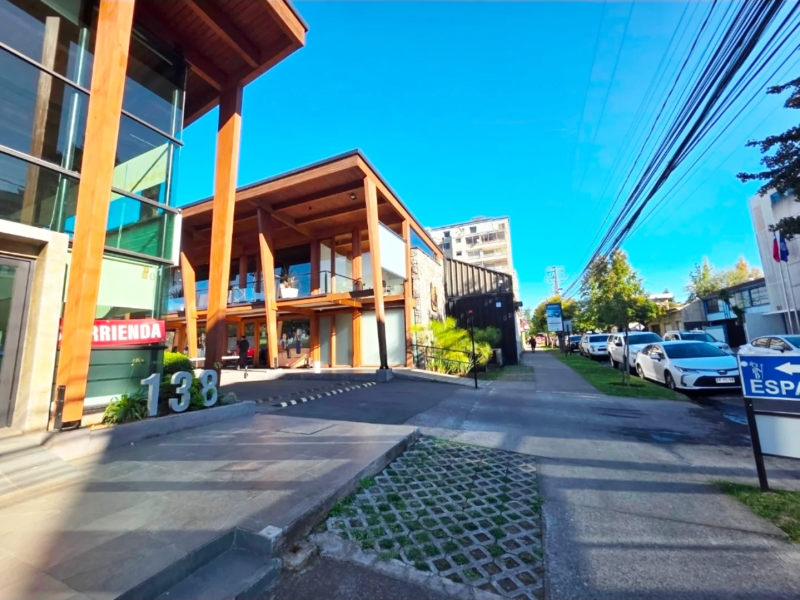 Arriendo de Locales Comerciales A una Cuadra de la Plaza