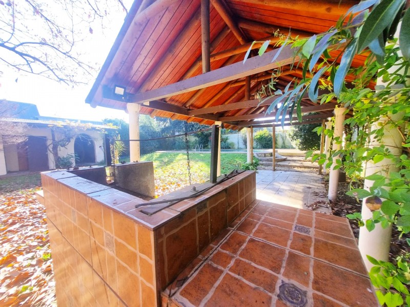 Arriendo Gran Casa Con Piscina y Parrilla
