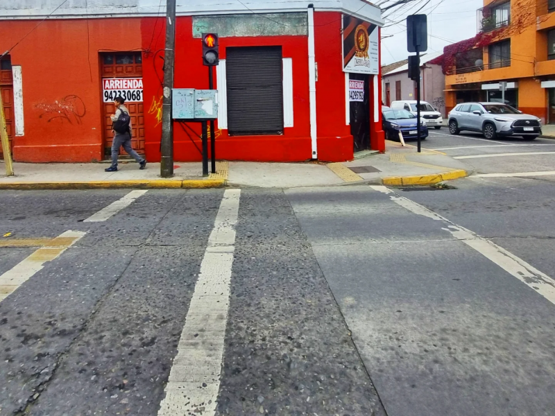 Arriendo Local Comercial en Esquina de Alto Flujo