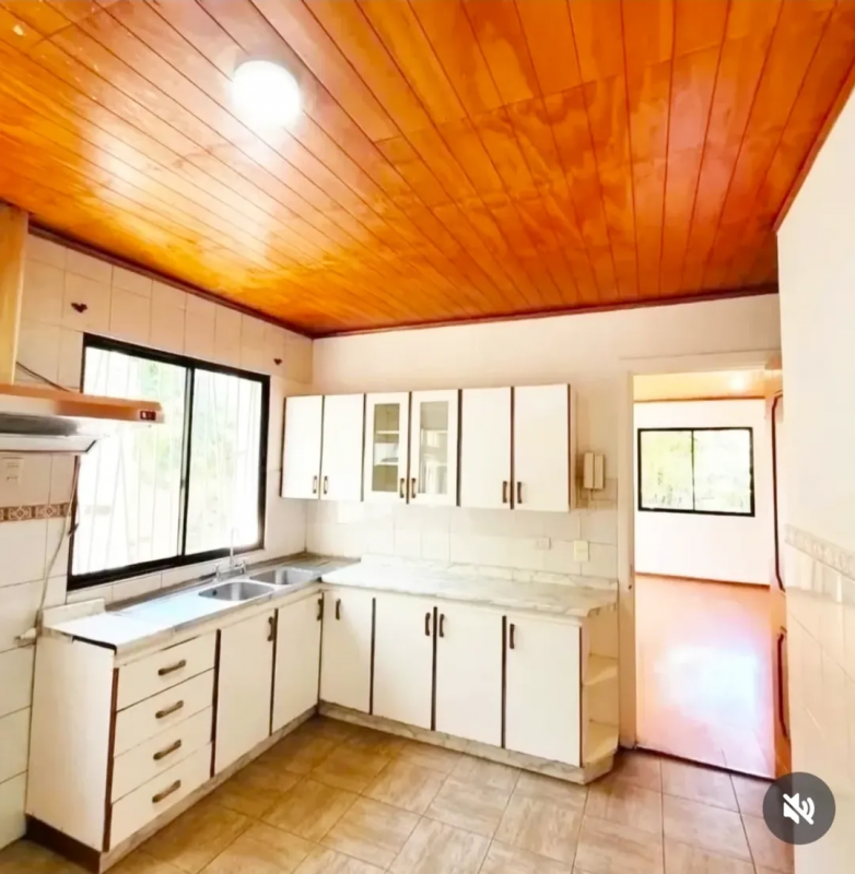Venta de Casa Central en los Angeles