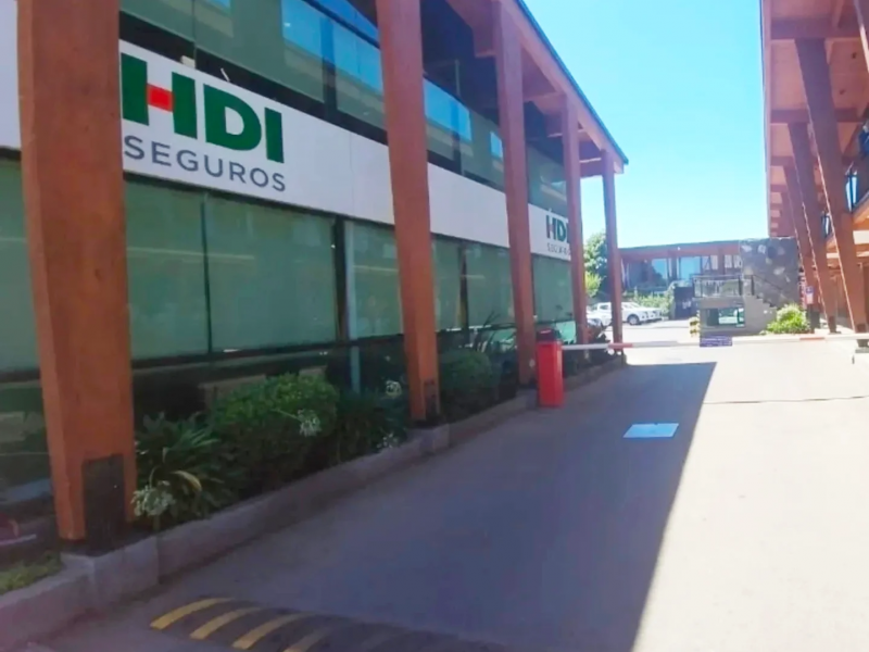 Arriendo de Locales Comerciales A una Cuadra de la Plaza