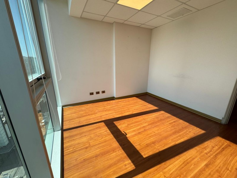 Oficina Moderna Con Estacionamiento – Metro Hospital