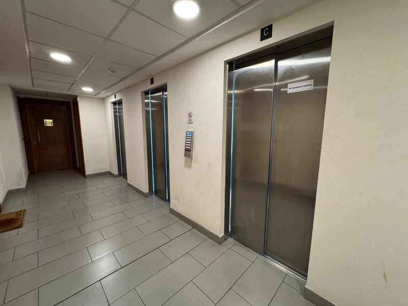 Oficina Moderna Con Estacionamiento – Metro Hospital