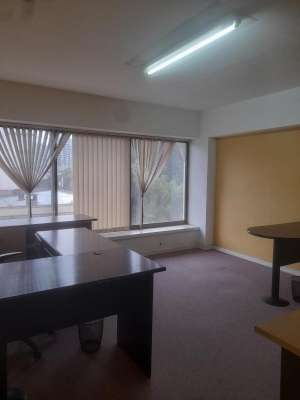 Se Arrienda Excelente Oficina Comercial en Pleno Centro