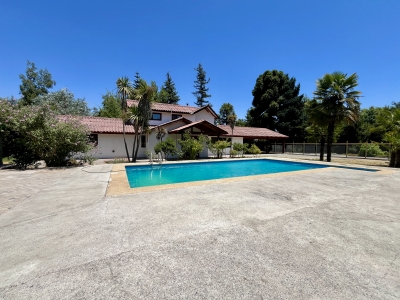 Amplia casa estilo chileno en Vinculo