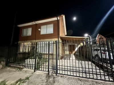 Fotografía de Acogedora Casa de 3 Pisos en Molina