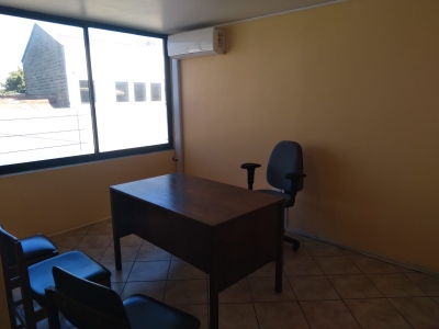 Gran Oficina, con Vista a Calle Independencia