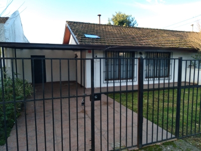 Casa de un Piso, en Villa Magisterio