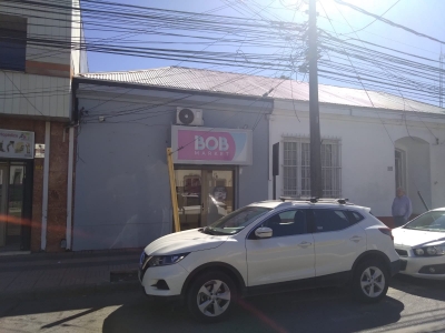 Local Comercial, en Calle Chacabuco a 2 Cuadras del Centro