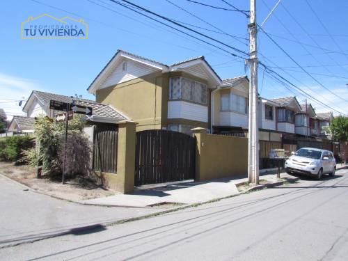 Amplia Casa Esquina en La Comuna de San Bernardo