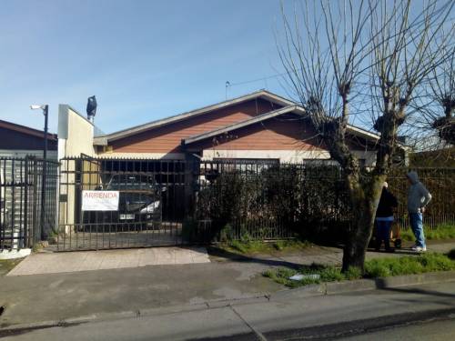 Arrienda Casa en Calle Uruguay con Proyección Uso Comercial