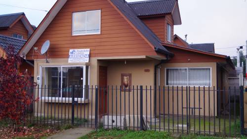 CASA 4 DORMITORIOS, 2 BAÑOS, EN PARQUE ORIENTE