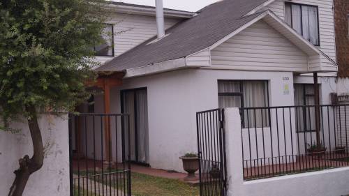 AMPLIA CASA DE 2 PISOS , 5 DORMITORIOS , 2 BAÑOS