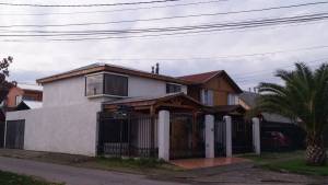 casa con local comercial, en excelente sector residencial