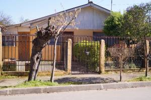 Casa de material sólido ubicada en sector sur-oriente