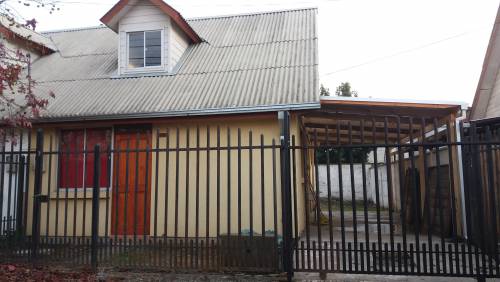 CASA 2 DORMITORIOS, 1 BAÑO , ESTACIONAMIENTO
