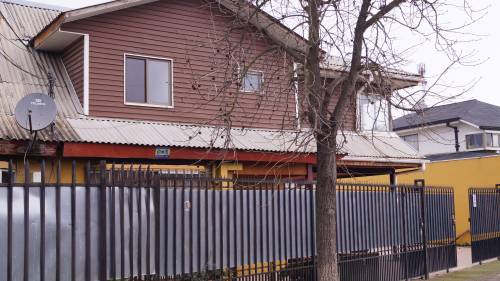COMODA CASA 3DORMITORIOS, 2 BAÑOS, AMPLIO ESTACIONAMIENTO