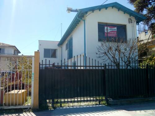 Exelente Ubicacion, Amplias Dependencias.